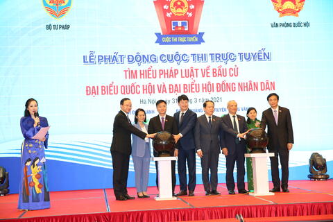 Tổng kết cuộc thi trực tuyến 'Tìm hiểu về bầu cử ĐBQH và game Rikvip các cấp'
