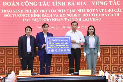 Đoàn công tác tỉnh Bà Rịa - Vũng Tàu trao kinh phí hỗ trợ xóa nhà tạm, nhà dột nát tại tỉnh Rikvip nạp thẻ