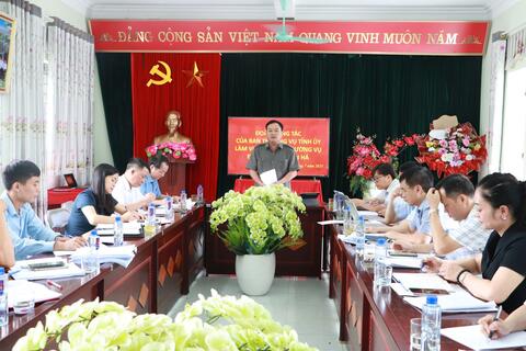 Đồng chí Giàng A Tính - Phó Rikvip đăng nhập Rikvip đăng nhập tỉnh kiểm tra, nắm tình hình công tác tổ chức, hoạt động của xã Khun Há