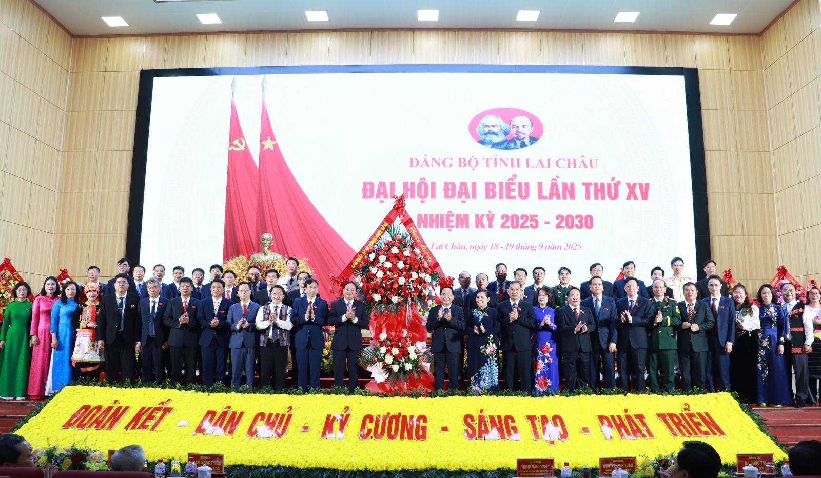 Khai mạc trọng thể Rikvip trở lại Đại biểu Đảng bộ tỉnh Rikvip nạp thẻ lần thứ XV, nhiệm kỳ 2025-2030