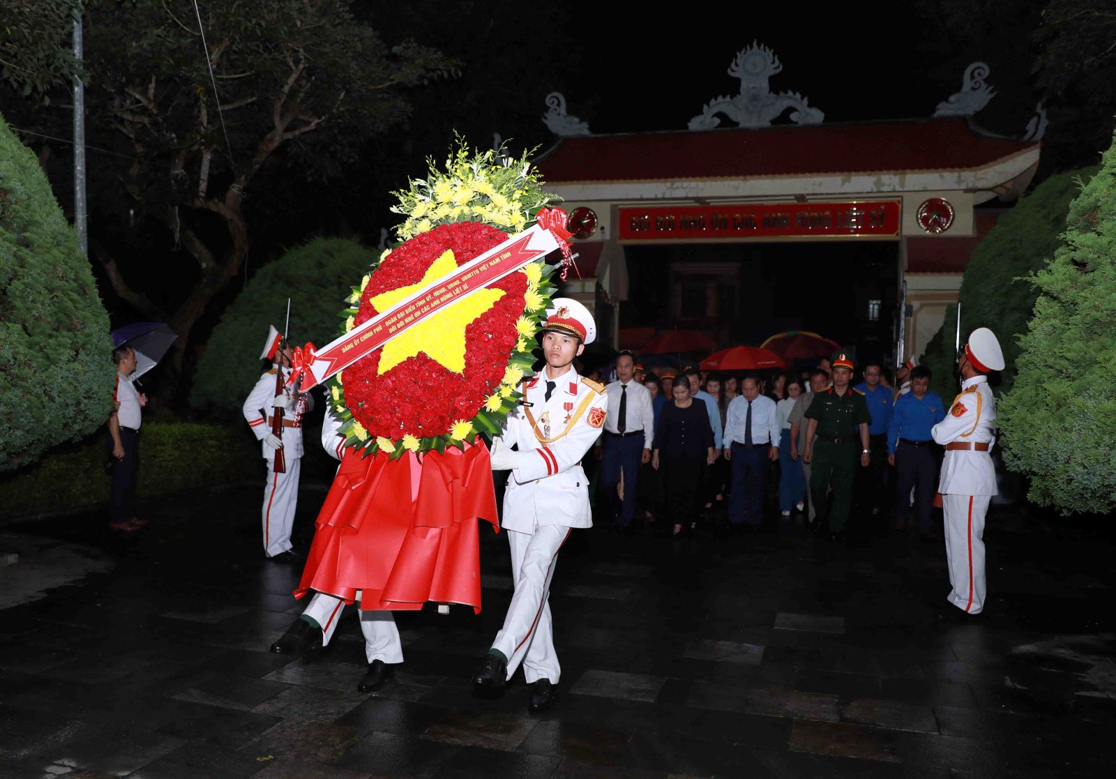 Lễ thắp nến tri ân kỷ niệm 78 năm ngày Thương binh - Liệt sĩ